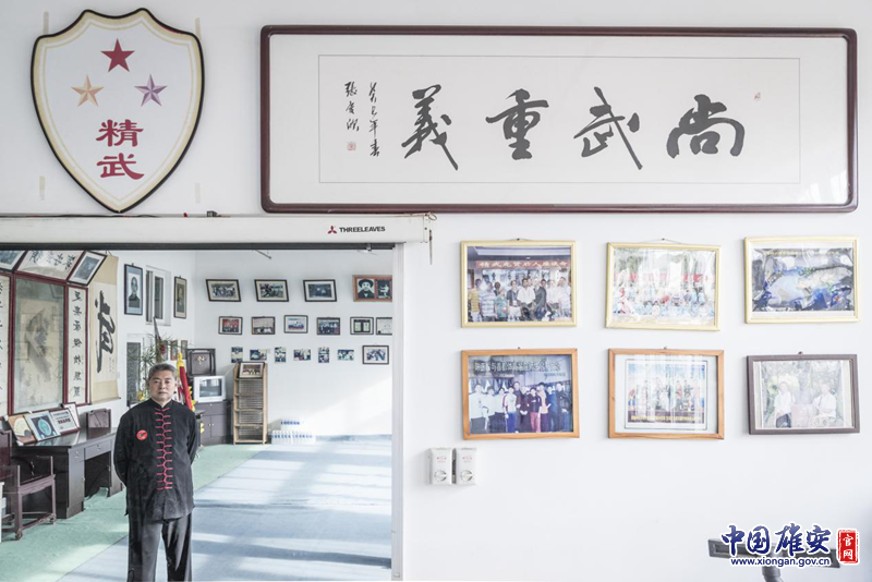 這間房子的主人是鷹爪翻子拳第四代傳人陳桂學(xué)，作為國家級非物質(zhì)文化遺產(chǎn)的傳承人，陳師父在這里練習(xí)和傳授鷹爪翻子拳。李鑫 攝