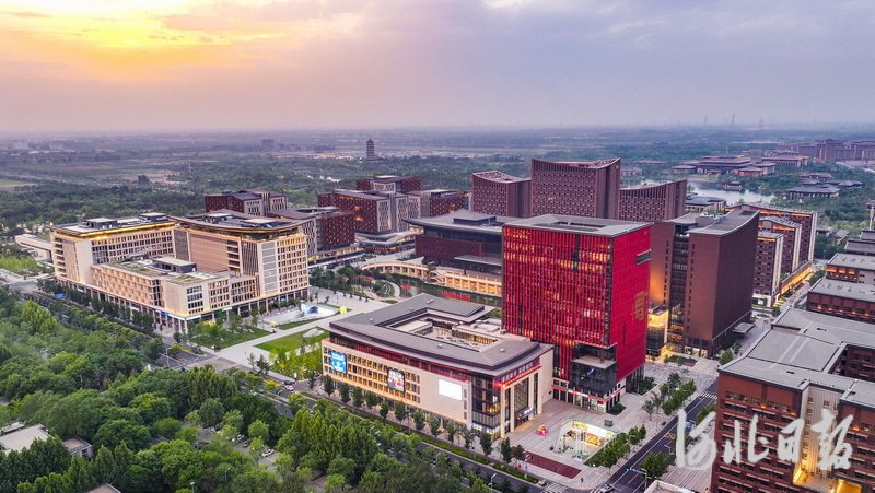 1747859598114955.jpeg “未来之城”里的中式美学5.jpeg