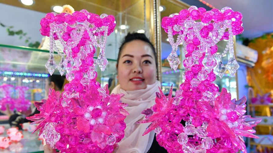 河北辛集:巧手編織致富路