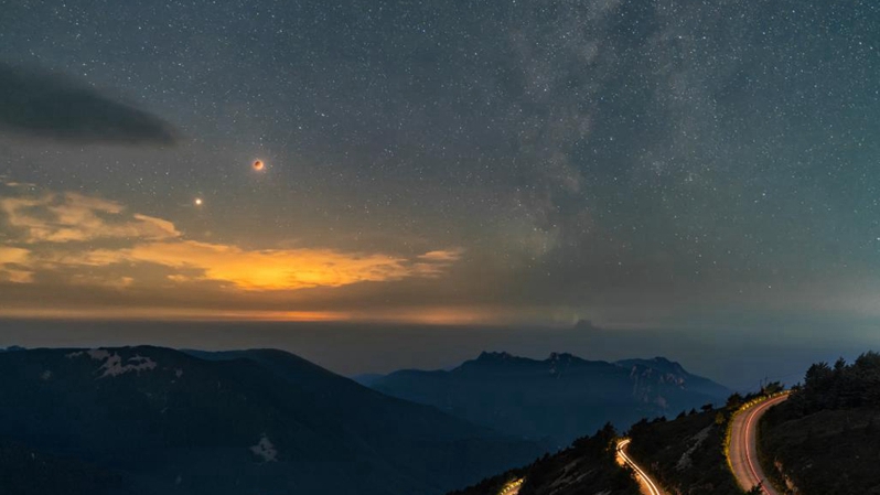 “超級月全食”26日現身天宇，我國公眾可賞一輪“大紅月亮”